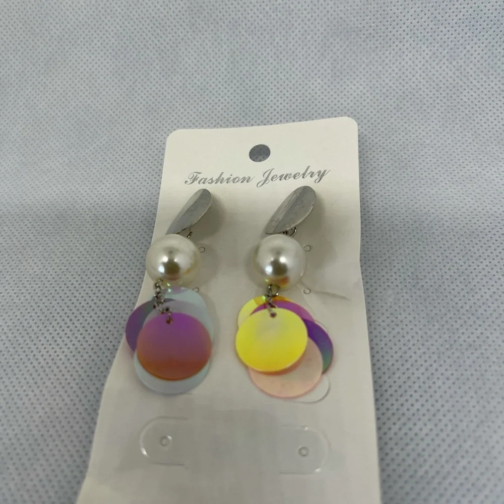 Fashion Earrings - Picture 3 of 4
